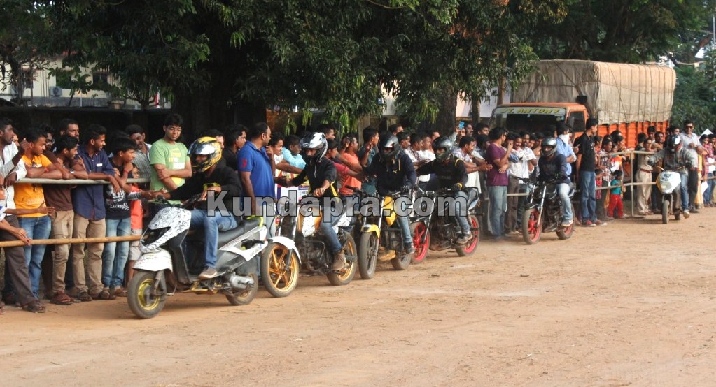 TAPMI Brandscan-2015 at Kundapur. Bike Stunt at Kundapur (12)