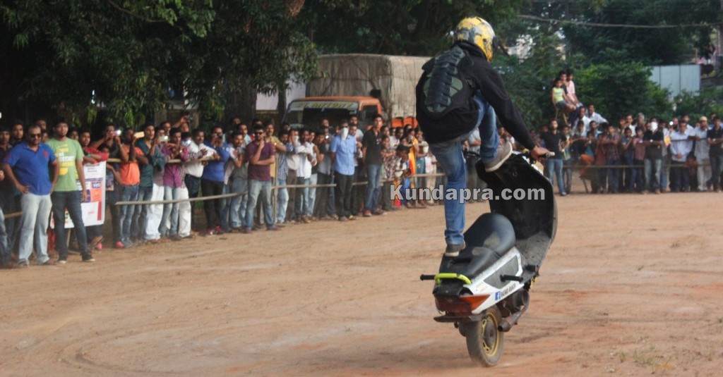 TAPMI Brandscan-2015 at Kundapur. Bike Stunt at Kundapur (21)