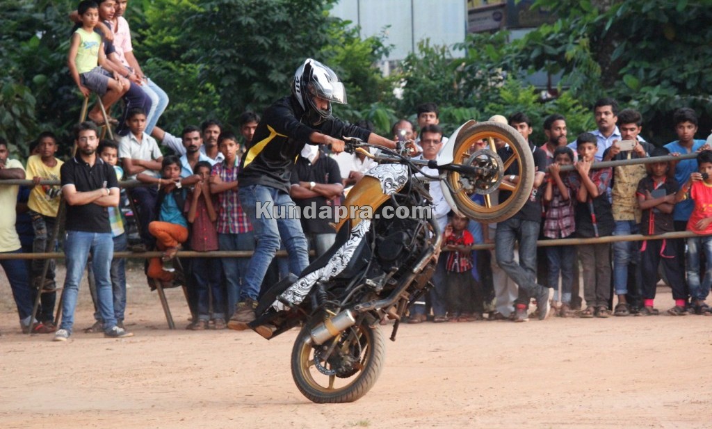 TAPMI Brandscan-2015 at Kundapur. Bike Stunt at Kundapur (23)