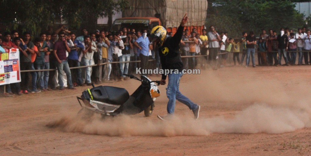 TAPMI Brandscan-2015 at Kundapur. Bike Stunt at Kundapur (26)