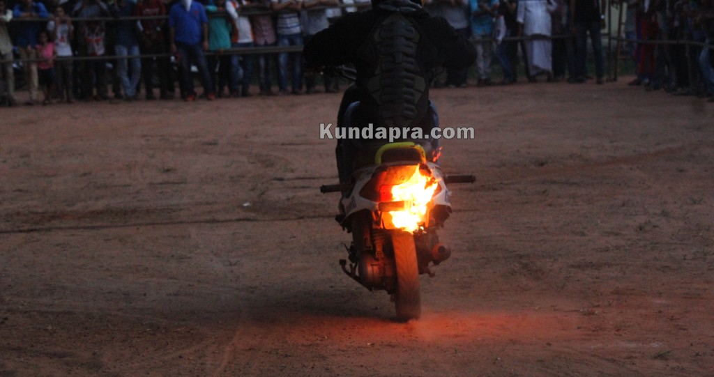 TAPMI Brandscan-2015 at Kundapur. Bike Stunt at Kundapur (35)