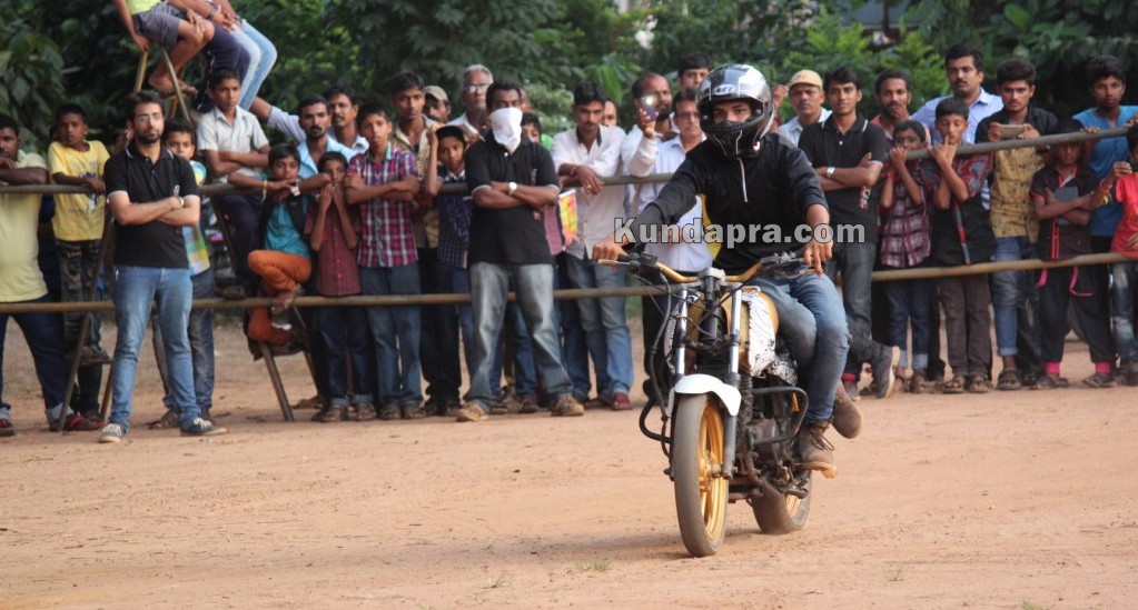 TAPMI Brandscan-2015 at Kundapur. Bike Stunt at Kundapur (40)