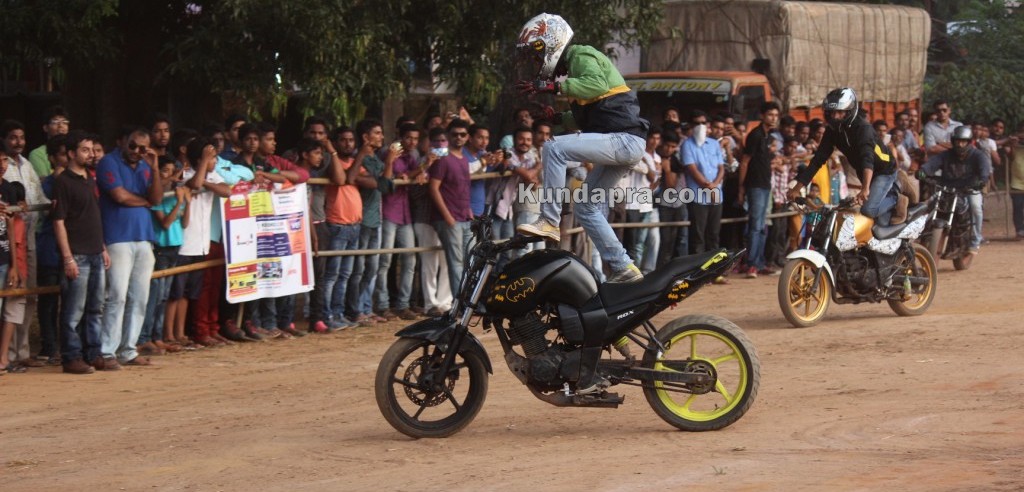 TAPMI Brandscan-2015 at Kundapur. Bike Stunt at Kundapur (41)
