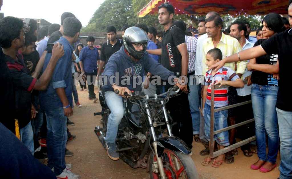 TAPMI Brandscan-2015 at Kundapur. Bike Stunt at Kundapur (8)