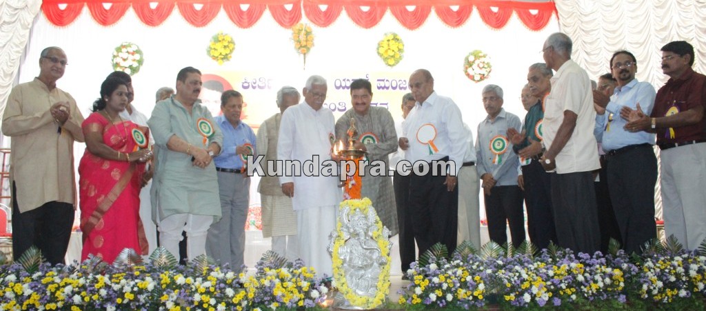 Yedthare Manjayya Shetty Memorial award honored to Padmashree Dr B.R. Shetty and Girish Kasaravalli (2)