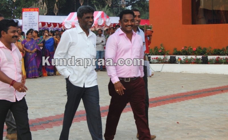 Sahana Convention centre and Sahana Orchid hotel Inaugurated at Sahana estate ankadakatte Kundapura by shree Vishwesha theertha swamiji (11)