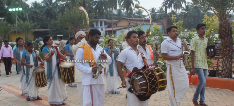 Sahana Convention centre and Sahana Orchid hotel Inaugurated at Sahana estate ankadakatte Kundapura by shree Vishwesha theertha swamiji (5)