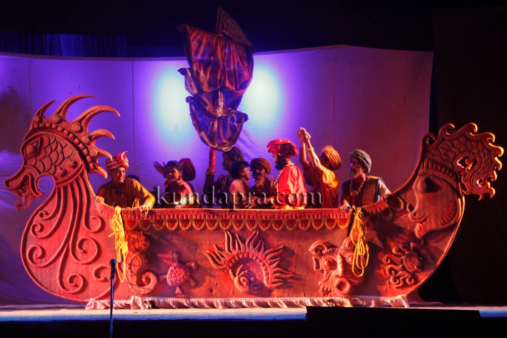 Alvas sudents acted Dha Dhoom Suntaragali Play - Directed by Jeevanram Sulia, Script by Vaidehi (1)