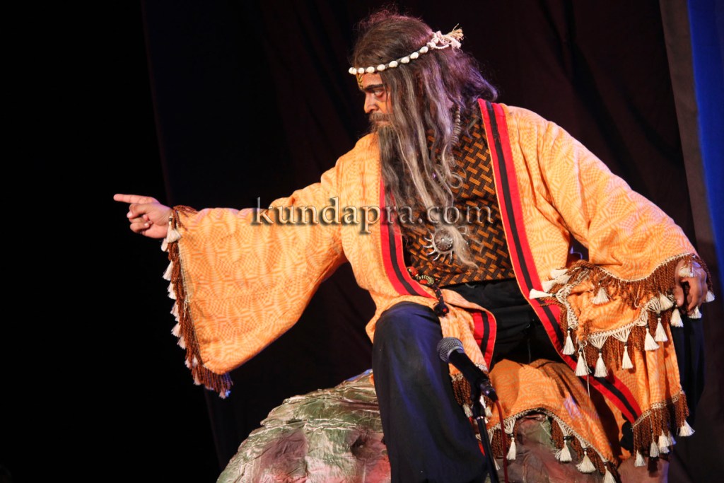 Alvas sudents acted Dha Dhoom Suntaragali Play - Directed by Jeevanram Sulia, Script by Vaidehi (5)