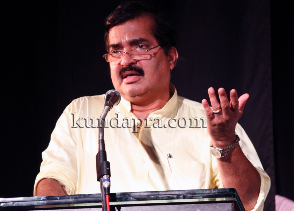 Alvas sudents acted Dha Dhoom Suntaragali Play - Dr Mohan Alva, Udayakumar shetty uva meridian (3)