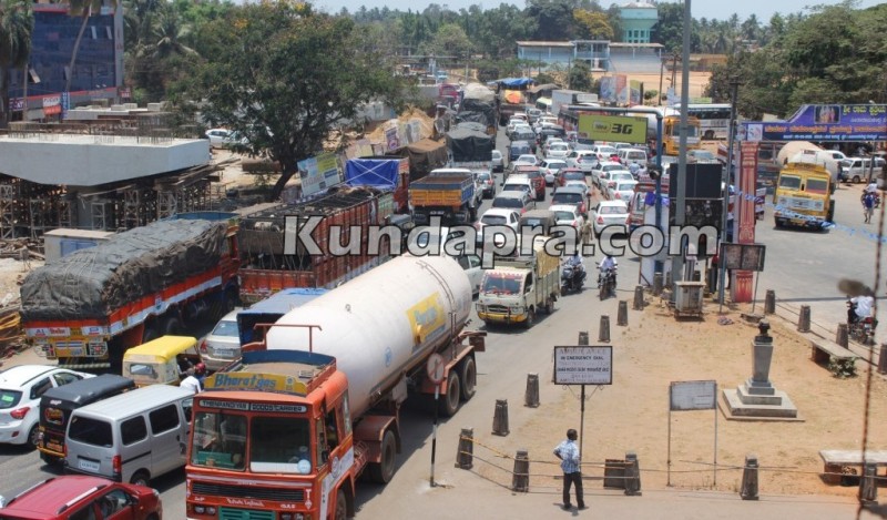 April 20, Kundapura Trafic Jam (2)