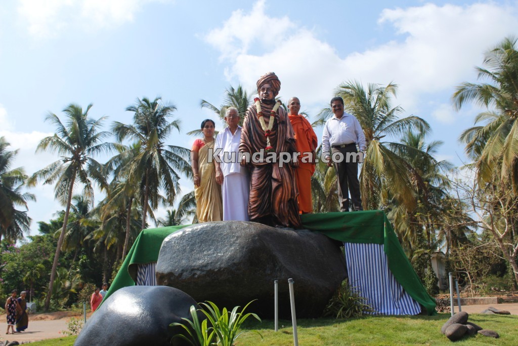 Gurukula Public School Vakwady Saadrushya art Gallery inaugurated and Swami Vivekananda Statue inaugurated (19)