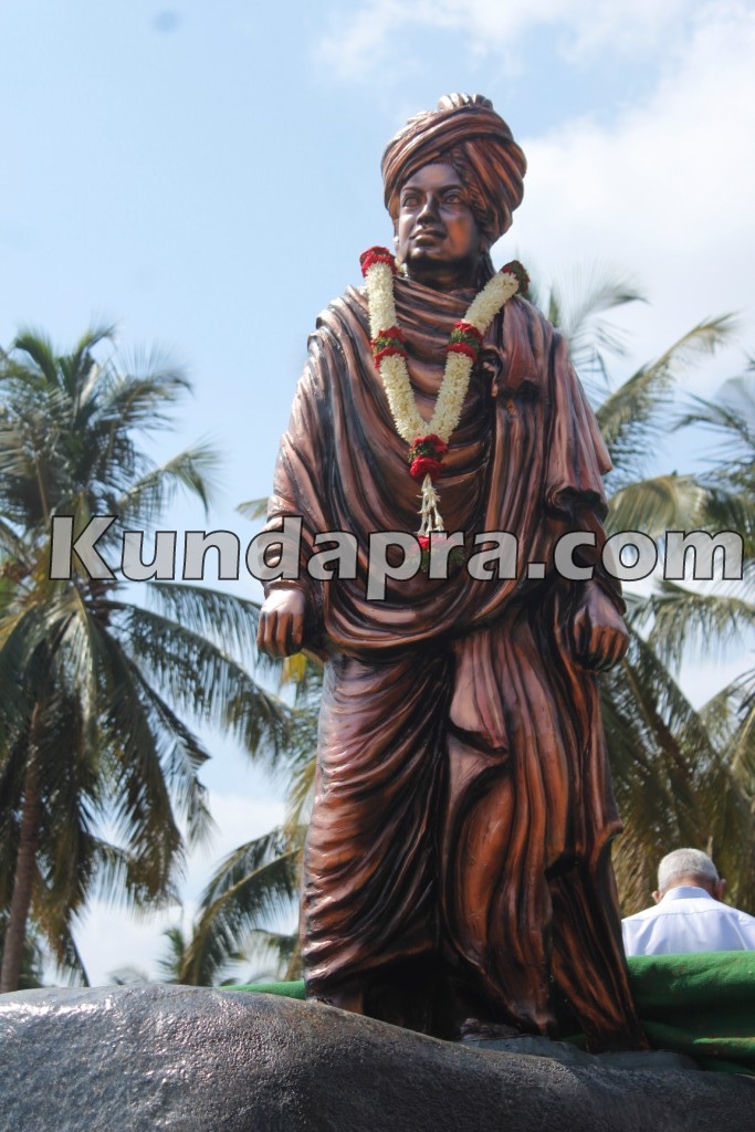 Gurukula Public School Vakwady Saadrushya art Gallery inaugurated and Swami Vivekananda Statue inaugurated (20)