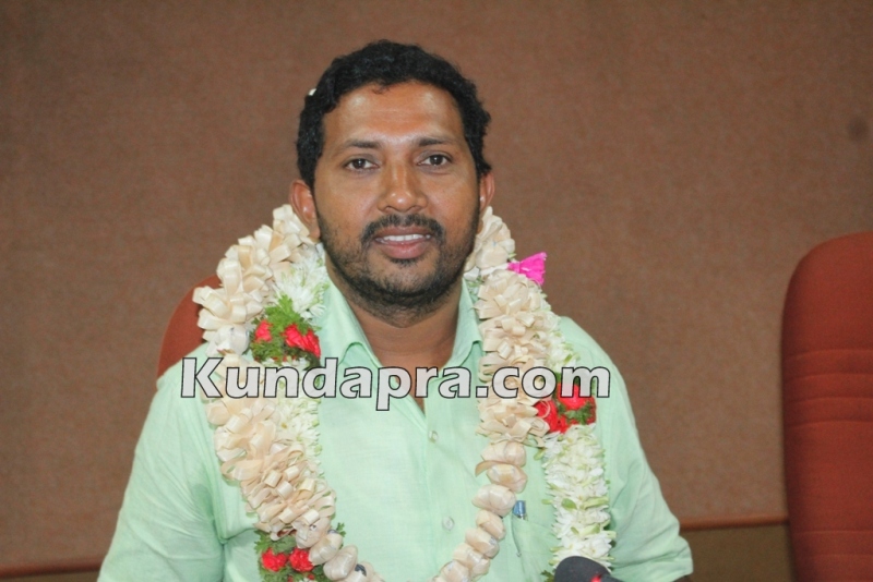 Kundapua Taluk Panchayath - Jayashree mogaveera and praveen kumar kadke elected as president and vice president (8)