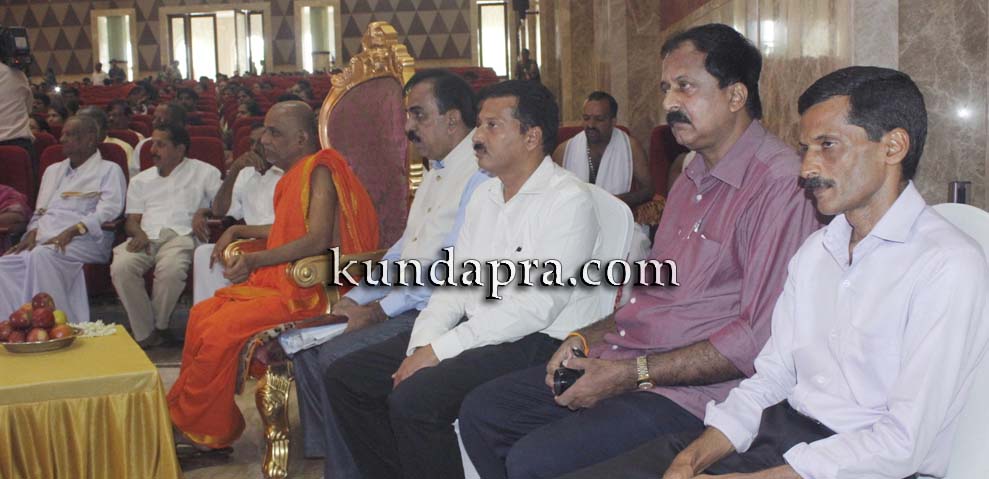 Madhura Madhuravi manjula Gana at Uva meridian koteshwara kundapura (8)