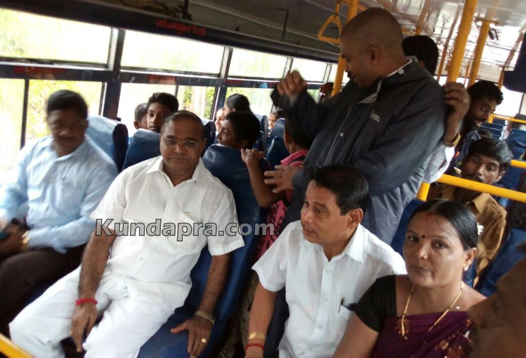 Govt bus started in Byndoor henberu (2)