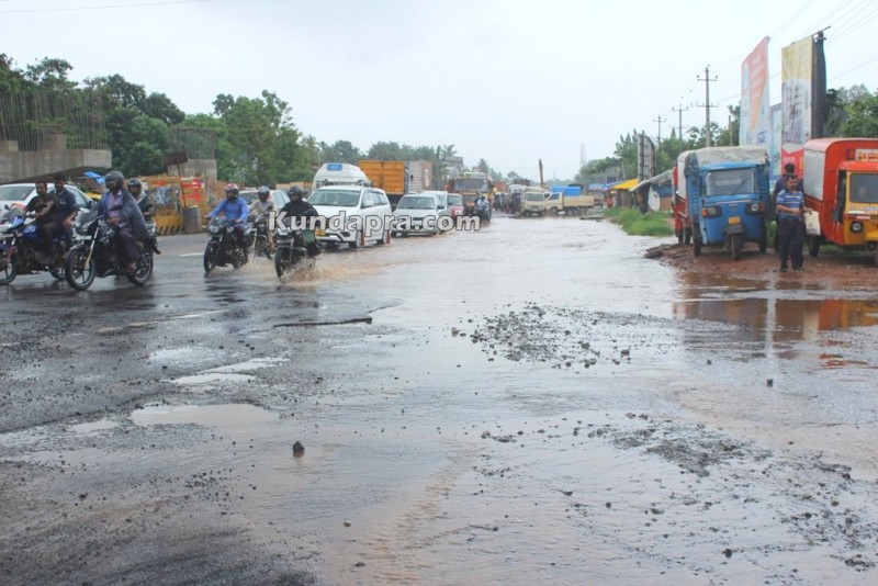 drainage water flow over road due to rain near shashri circle (4)
