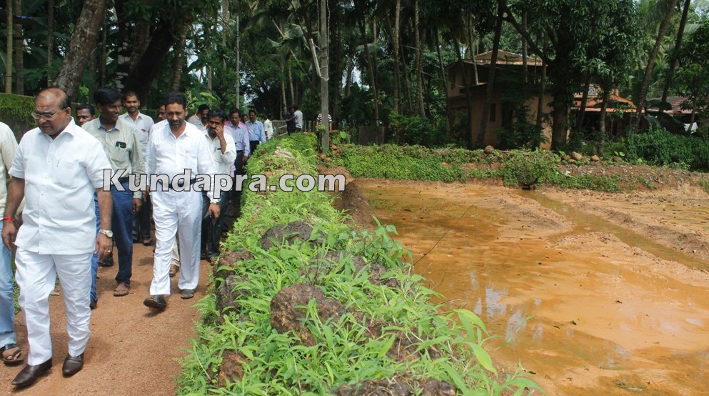 Byndoor MLA Gopal Poojary Visited places where agricultural land harmed (2)