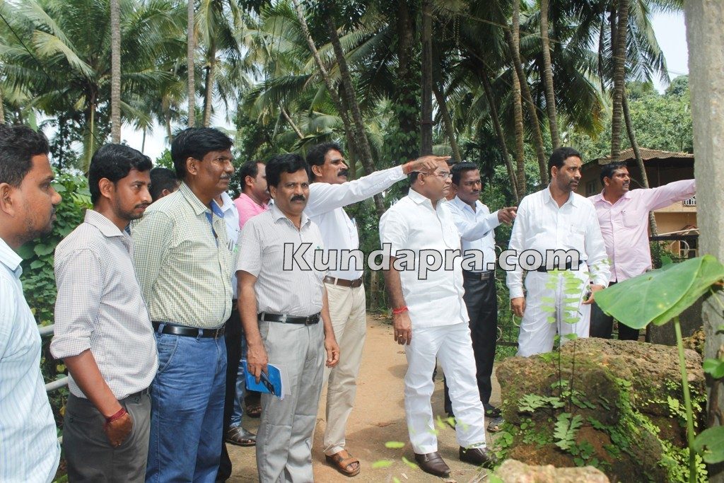 Byndoor MLA Gopal Poojary Visited places where agricultural land harmed (4)