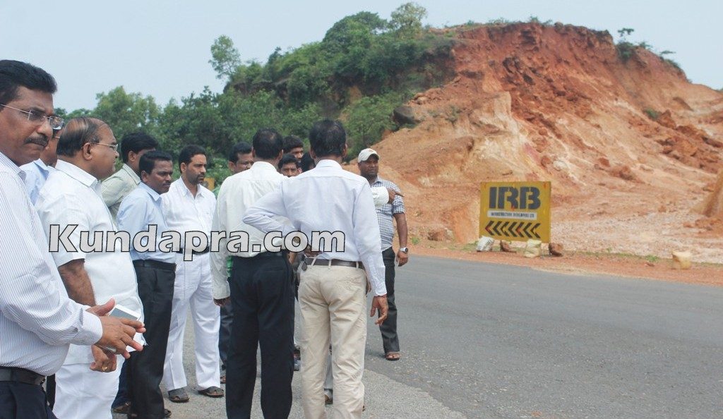 Byndoor MLA Gopal Poojary Visited places where agricultural land harmed (5)