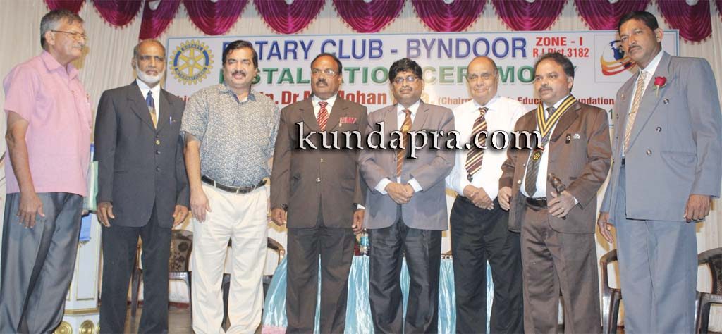 News_Byndoor Rotary club installation program 2016-17 (2)