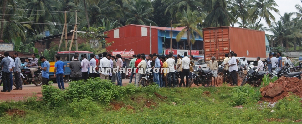 Uppunda KSRTC bus and VRL Bus accident. student spotout (4)