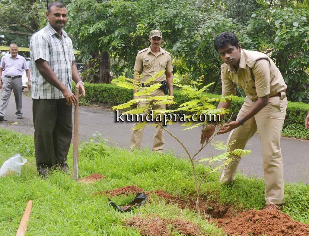 news Selfie with Green Sastana2