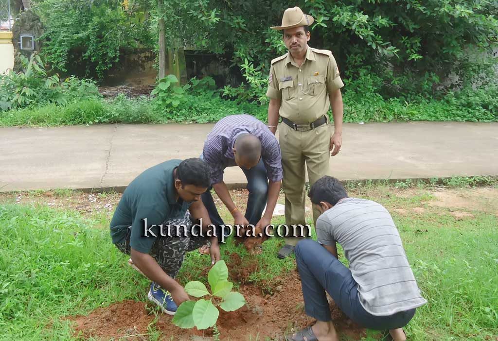news Selfie with Green Sastana4
