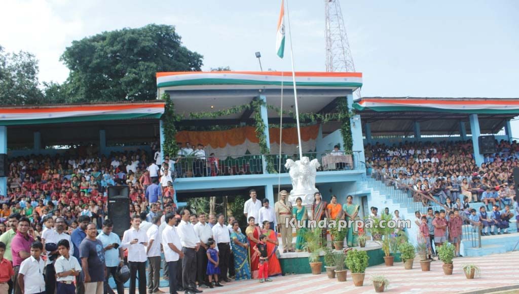 Indepencence day in Kundapur Gandhi Maidhan 2016 (15)
