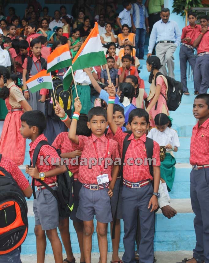 Indepencence day in Kundapur Gandhi Maidhan 2016 (5)