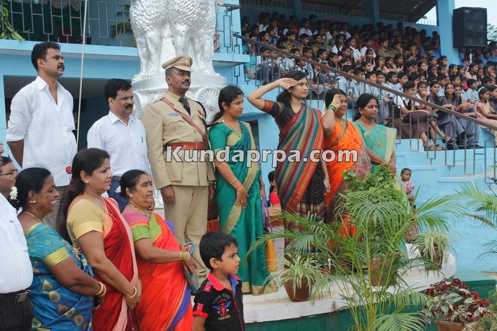 Indepencence day in Kundapur Gandhi Maidhan 2016 (7)
