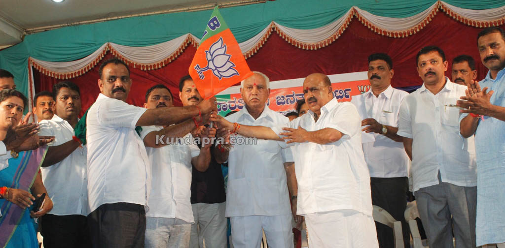 news bjp tiranga yatra Shiruru to hemmady (18)