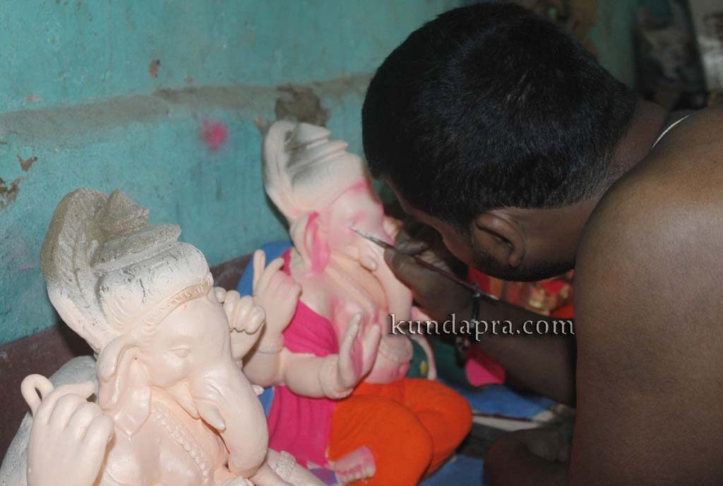 Byndoor Ganapathi statue manufacturer - Venkataramana Acharya family (1)
