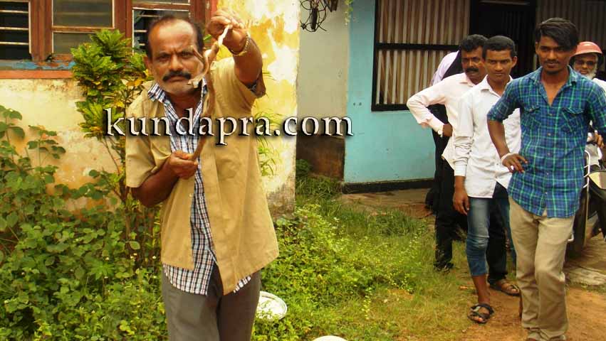 news sneke incident in kundapura11