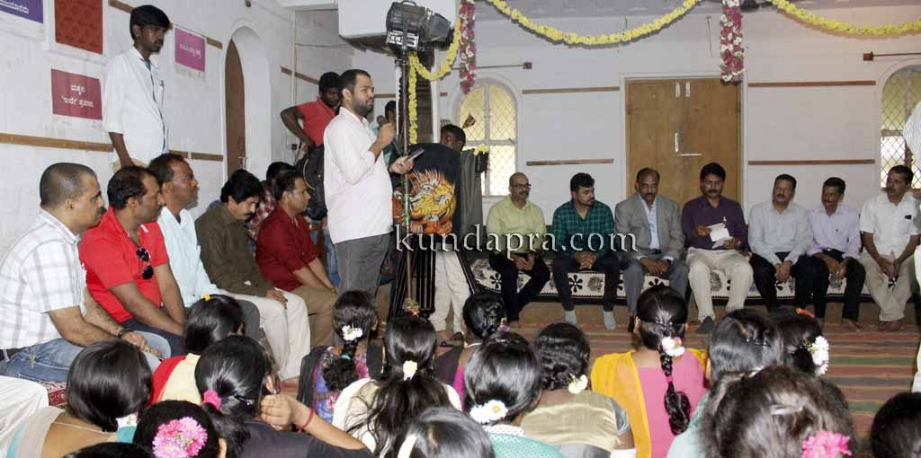 reservation-a-kannada-art-film-by-nikil-manju-and-yakub-kadhar-gulvady-gulvady-talkies-8