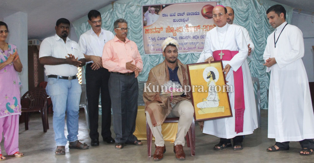 vlollyball-player-anup-dcosta-honored-in-kundapura-9