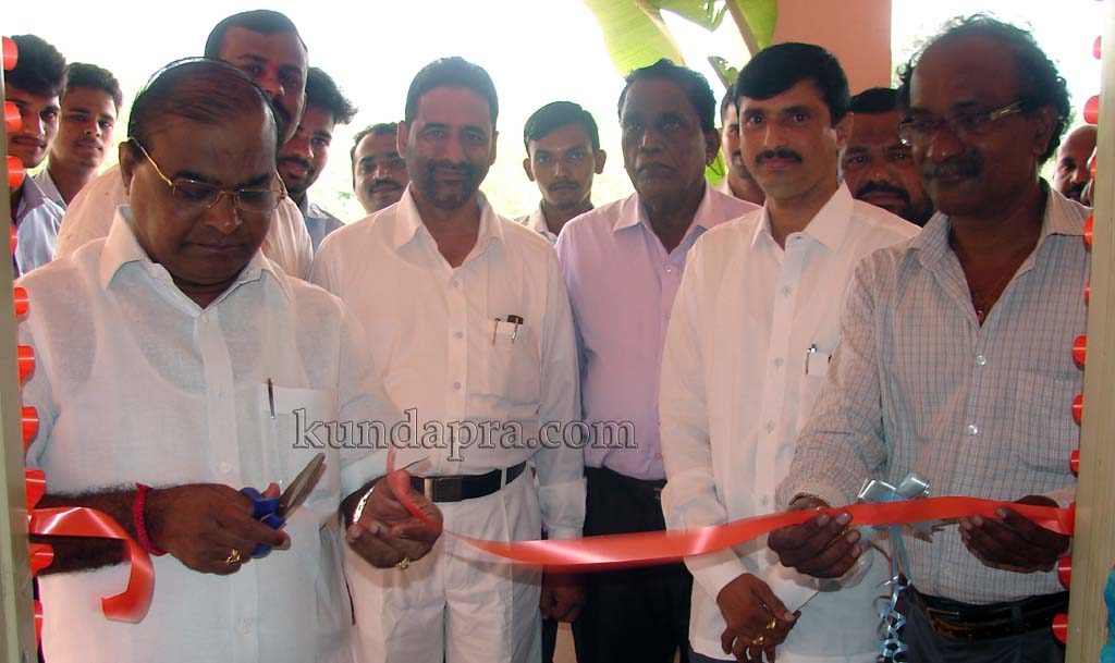 news-byndoor-first-grade-college-science-block