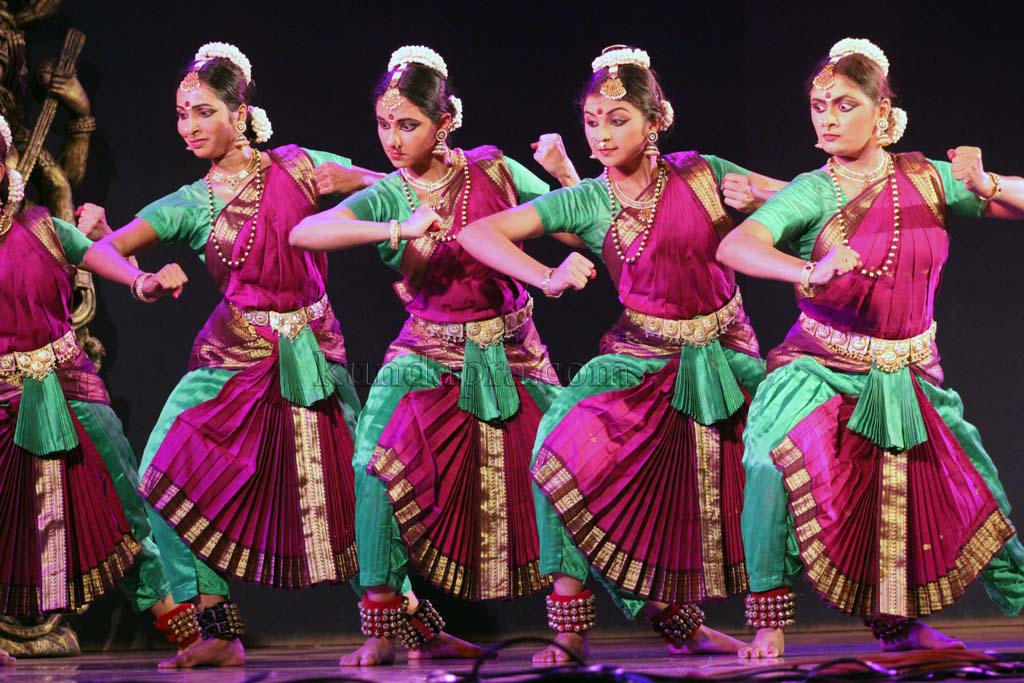 nudisiri-yugala-kathak-nrutyamruta-bharatanjali-mangalore-photo-basavaraj-r-goudar-4