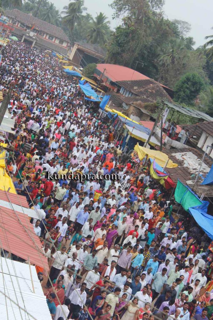 kodi-habba-2016-koteshwara-kotilingeshwara-temple-manmaha-ratotsava-9