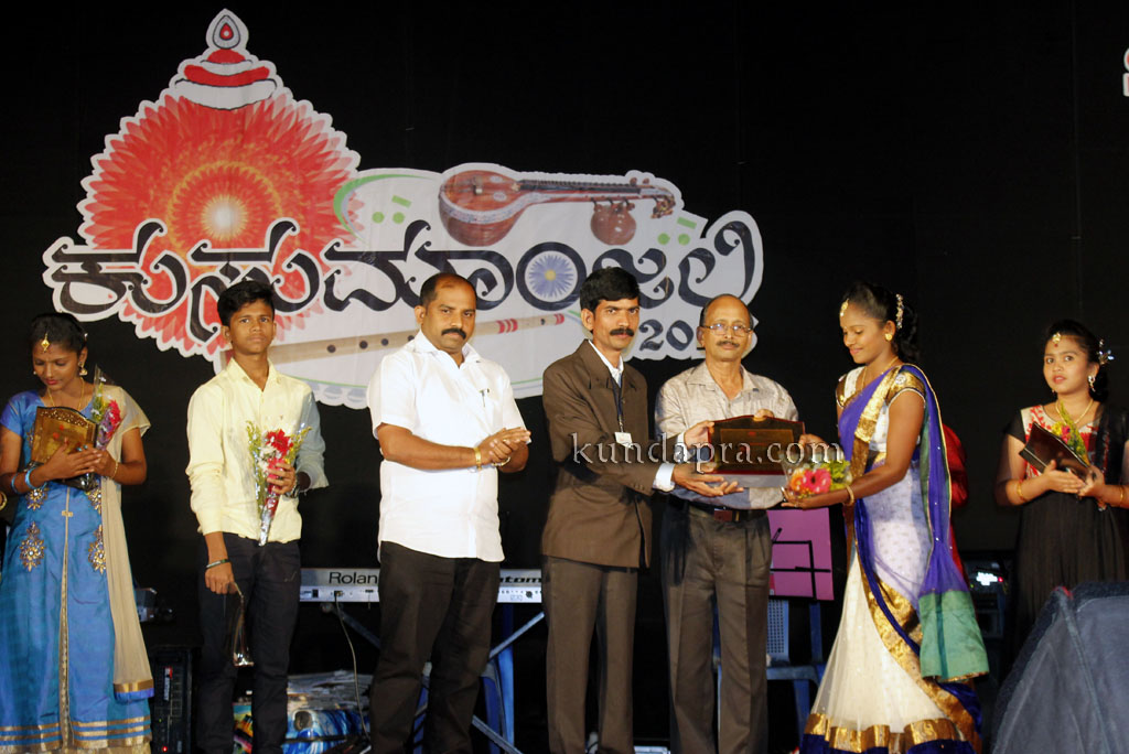 kusumanjali-2016-shri-padre-vasantha-kumar-perla-nalinkumar-shetty-nagoor-10