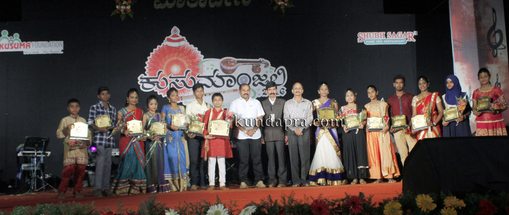 kusumanjali-2016-shri-padre-vasantha-kumar-perla-nalinkumar-shetty-nagoor-11