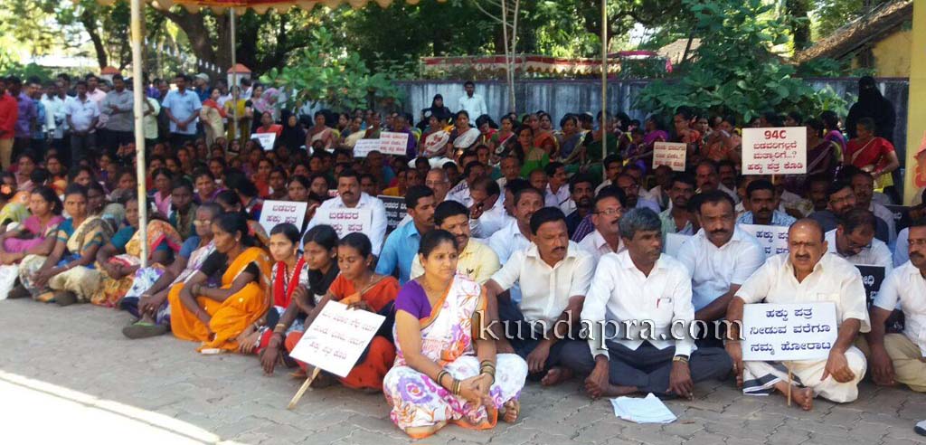 news-shrinivas-poojary-protest2