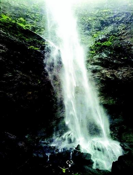 ವಿಸ್ಮಯಕಾರಿ ತಾಣ ‘ಬೆಳ್ಕಲ್ ತೀರ್ಥ’