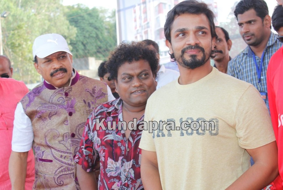 ಚಕ್ರವರ್ತಿ ಟ್ರೋಫಿ: ಪಂದ್ಯಾಟ ವೀಕ್ಷಿಸಲು ನಟ ವಿಜಯ ರಾಘವೇಂದ್ರ, ಸಾಧುಕೋಕಿಲ ಕುಂದಾಪುರಕ್ಕೆ