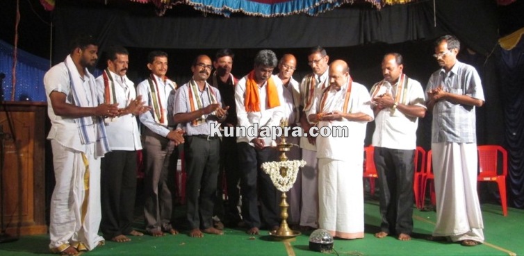 ಹೊಸೂರು ಸ್ಪೂರ್ತಿ ಯುವ ವೇದಿಕೆ: ಸಮಾಜ ಸರಿದಾರಿಯಲ್ಲಿ ನಡೆಸುವ ಜವಾಬ್ದಾರಿ ಯುವಕರ ಮೇಲಿದೆ.