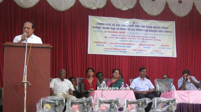 ಜನಸಂಪರ್ಕ ಸಭೆ: ಫಲಾನುಭವಿಗಳಿಗೆ ಸವಲತ್ತು ವಿತರಣೆ