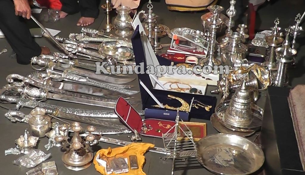 ಕೊಲ್ಲೂರು: ದೇವಳ ಚಿನ್ನ ಕಳವು ಪ್ರಕರಣಕ್ಕೆ 2 ವರ್ಷ. ಚಾರ್ಜ್ ಶೀಟ್ ಸಲ್ಲಿಕೆಯಾಗಿಲ್ಲ. 400 ಗ್ರಾಂ ಚಿನ್ನ ಪತ್ತೆಯಿಲ್ಲ.