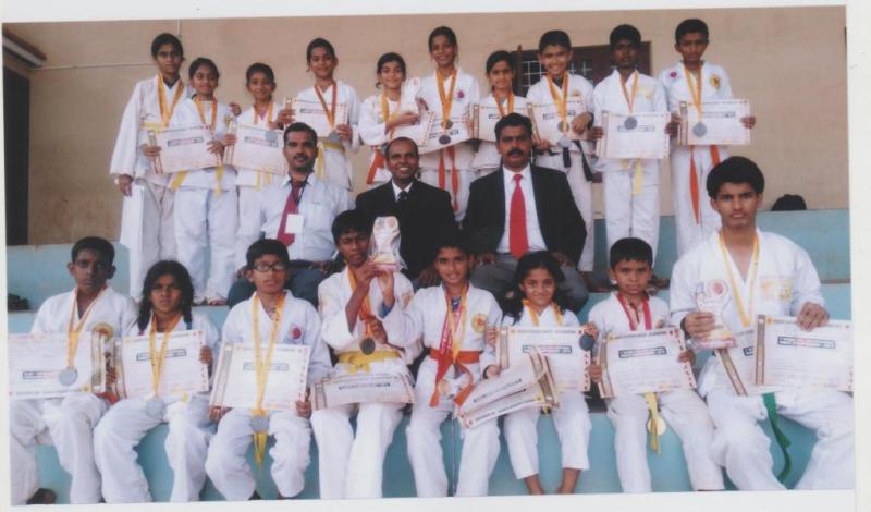 ಪ್ರಶಸ್ತಿ ಗೆದ್ದ ಕುಂದಾಪುರ ಬುಡೋಕಾನ್ ಕರಾಟೆಯ ವಿದ್ಯಾರ್ಥಿಗಳಿಗೆ ಅಭಿನಂದನೆ