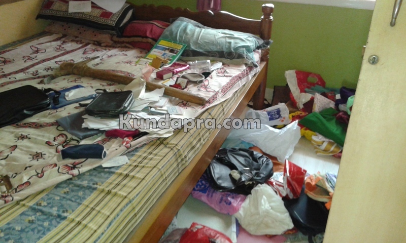 ಶಿರೂರು: ಹಾಡುಹಗಲೇ ಮನೆಯ ಬಾಗಿಲು ಮುರಿದು ದರೋಡೆ