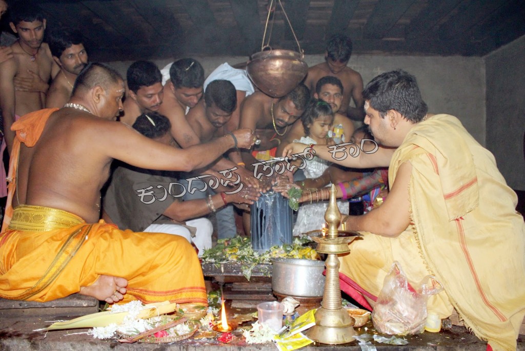 ಬೈಂದೂರು: ಶಿವಲಿಂಗ ಸ್ಪರ್ಶಪೂಜೆಯ ವಿಶಿಷ್ಟ ಕ್ಷೇತ್ರ ವಣಕೊಡ್ಲು